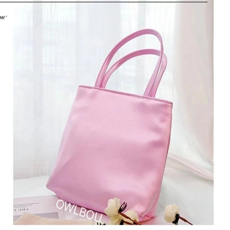 Women's Medium Satin Solid Color Elegant Magnetic Buckle Handbag