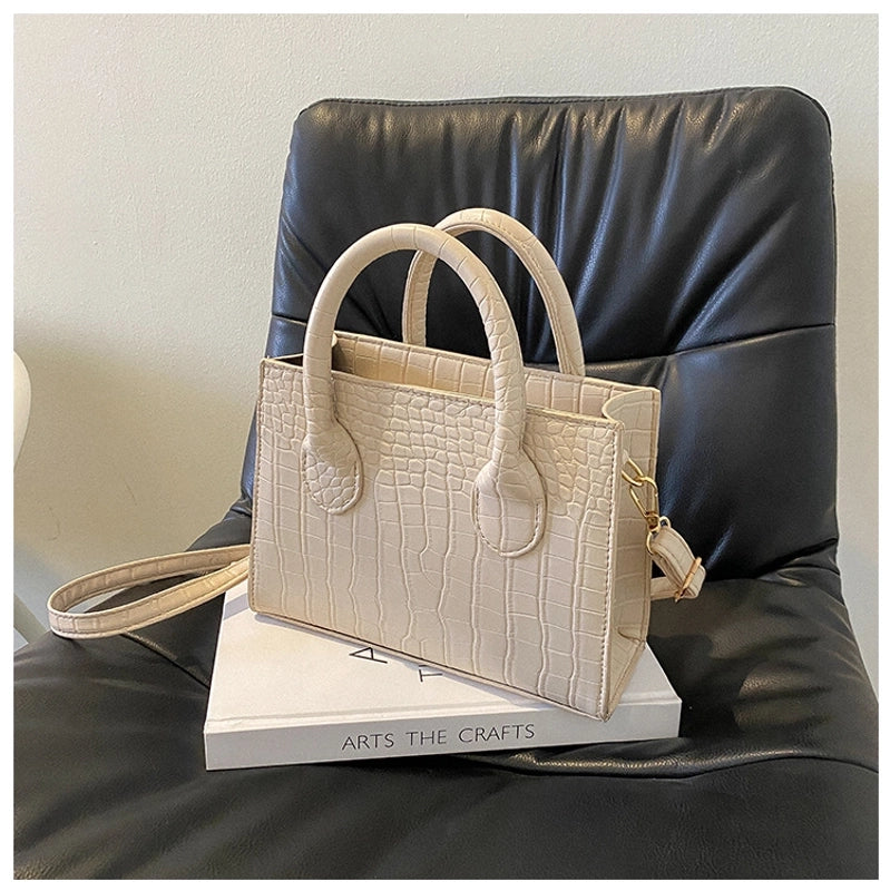 Women's Small Pu Leather Solid Color Streetwear Square Zipper Handbag