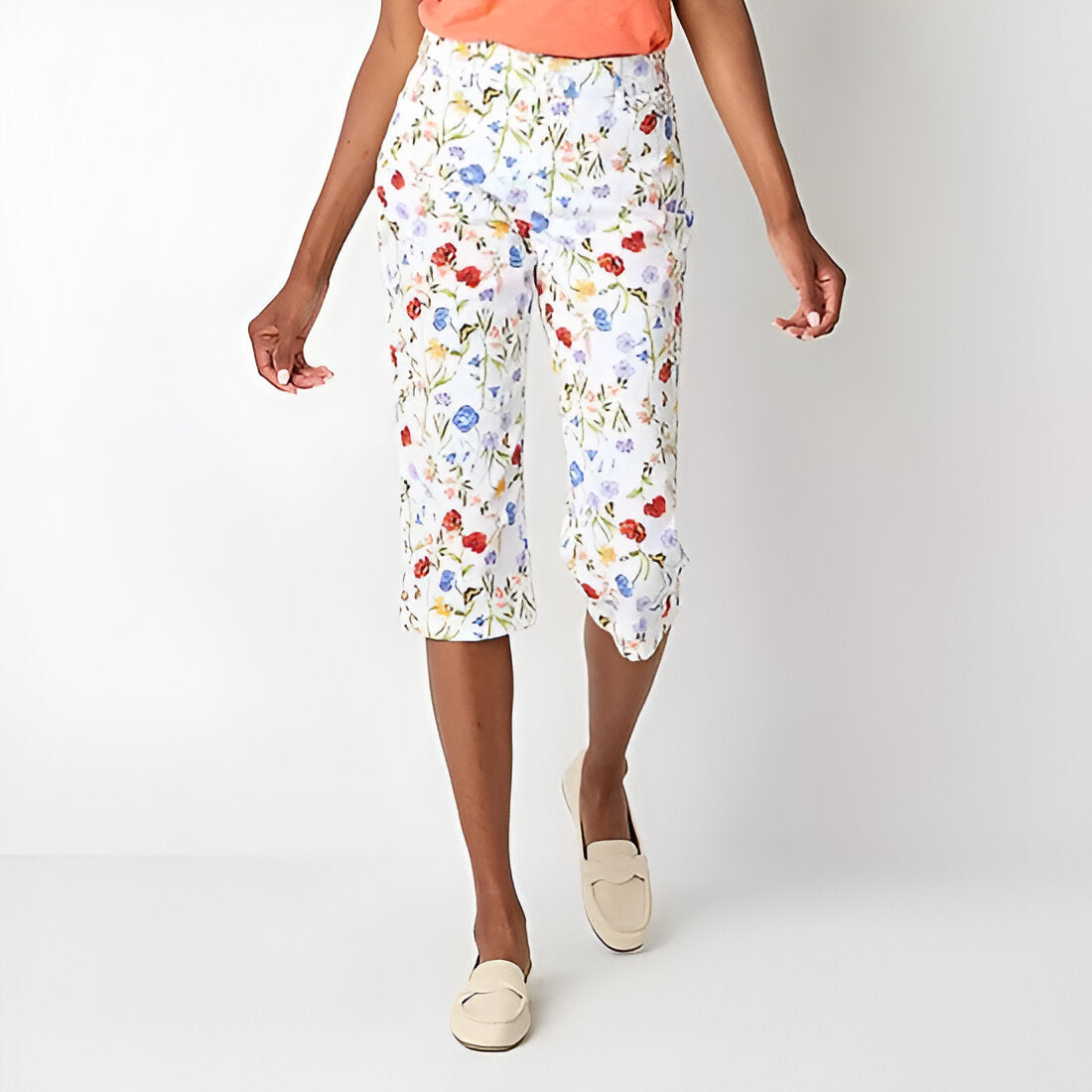 Women Mid Rise Capri Pant