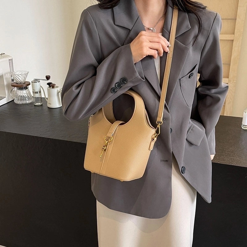 Women's Medium Pu Leather Solid Color Vintage Style Classic Style Bucket Zipper Bucket Bag