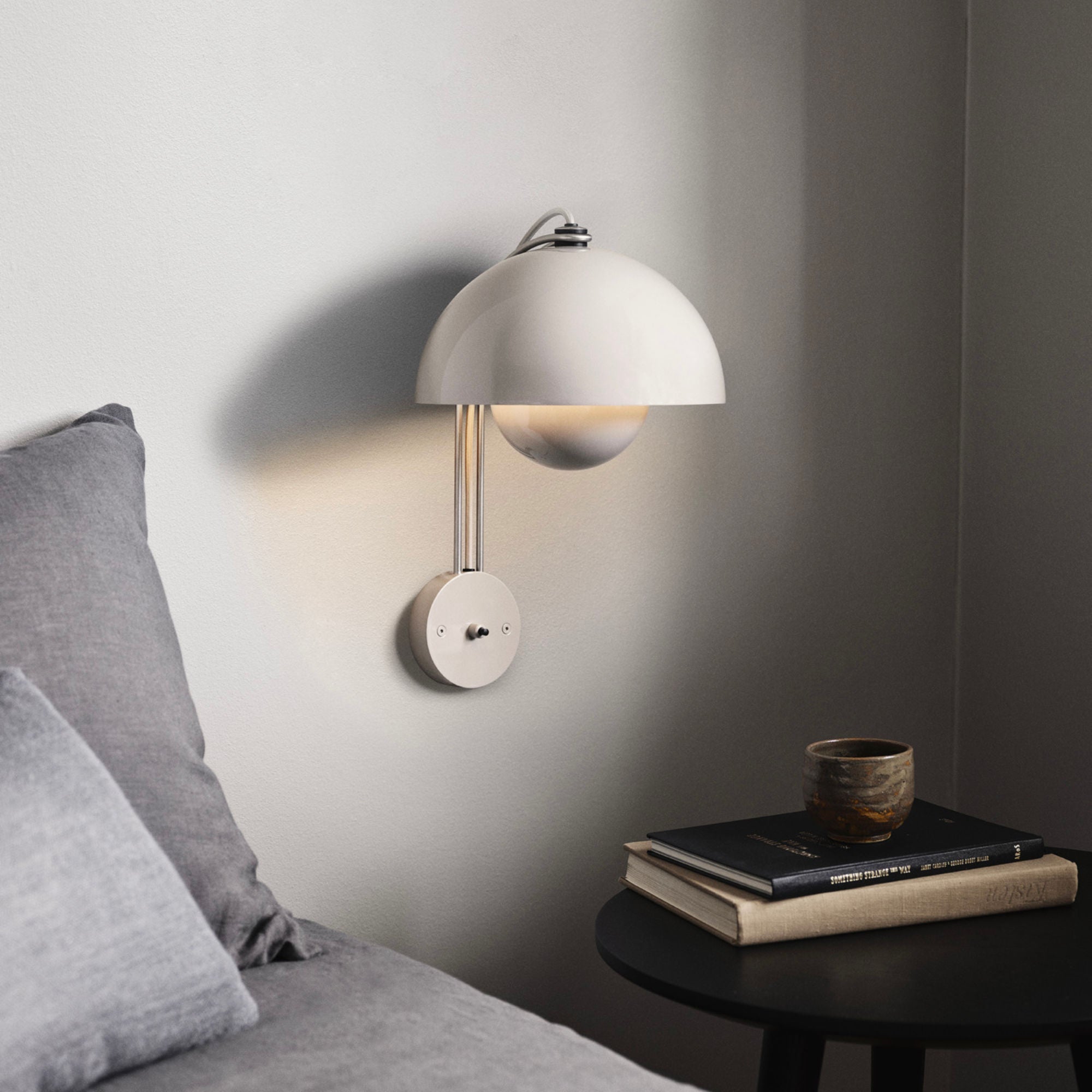 Tradition VP8 Flowerpot Wall Lamp