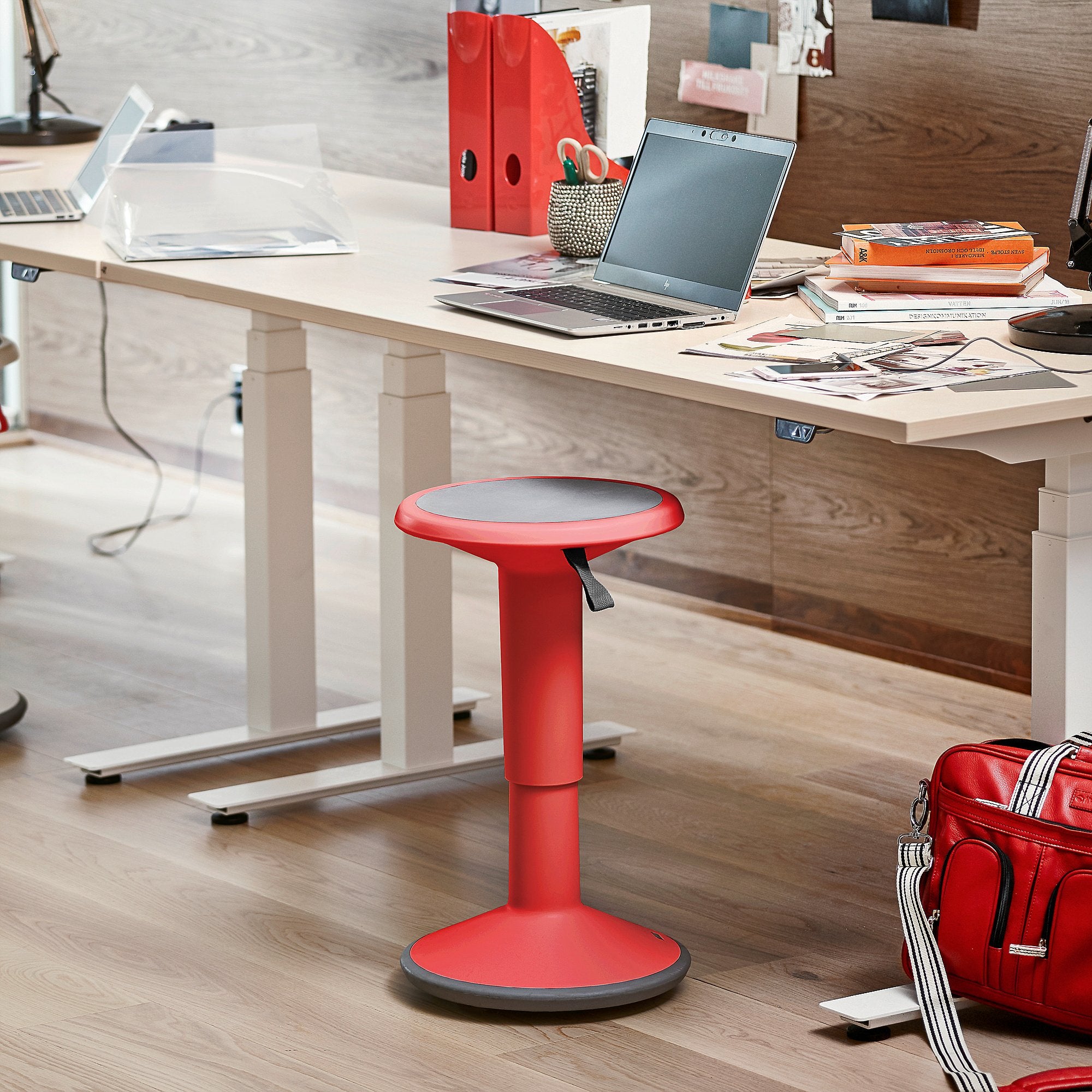 UPis1 100U ergo-stool