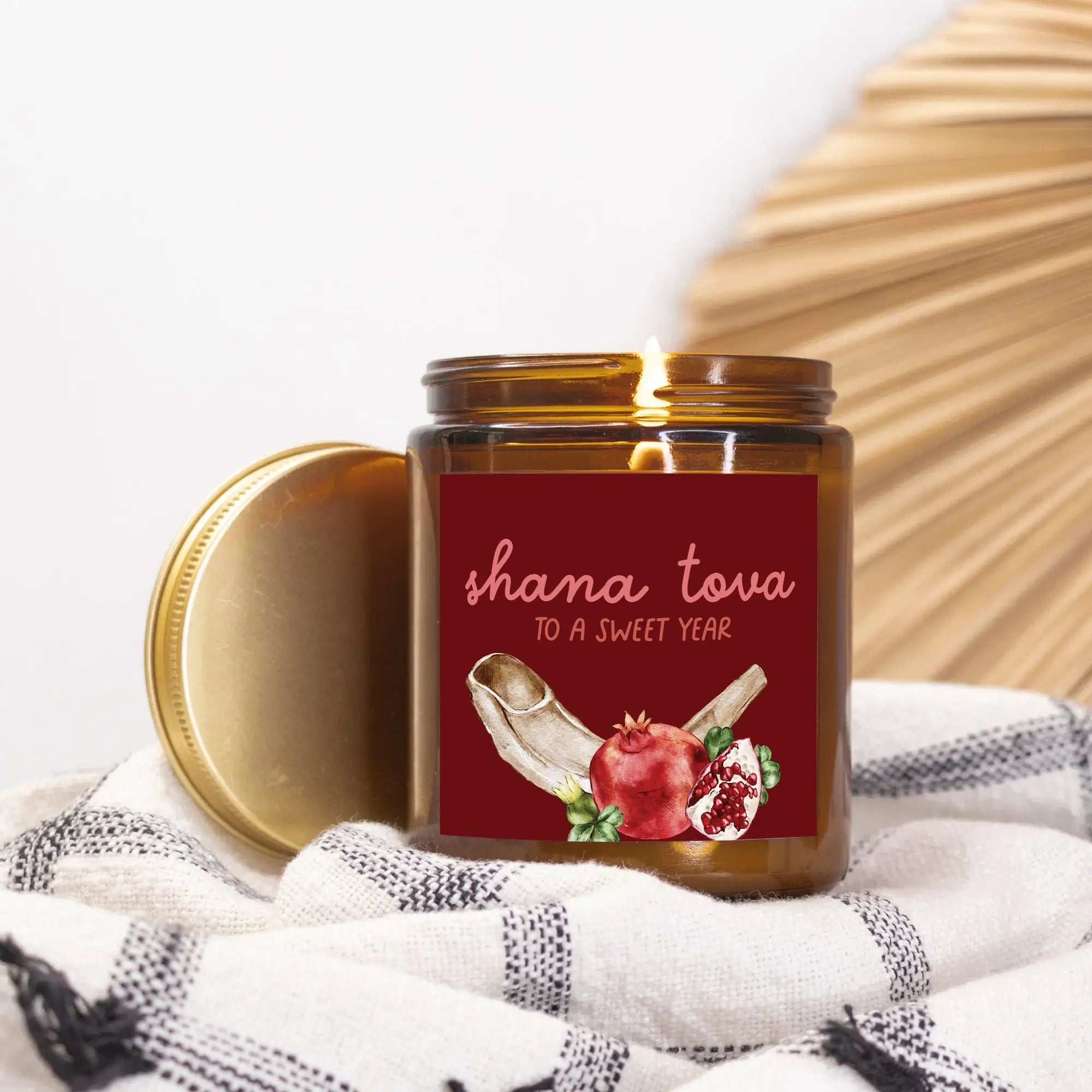 Rosh Hashanah Ceramic Candle - Cinnamon Chai Scent