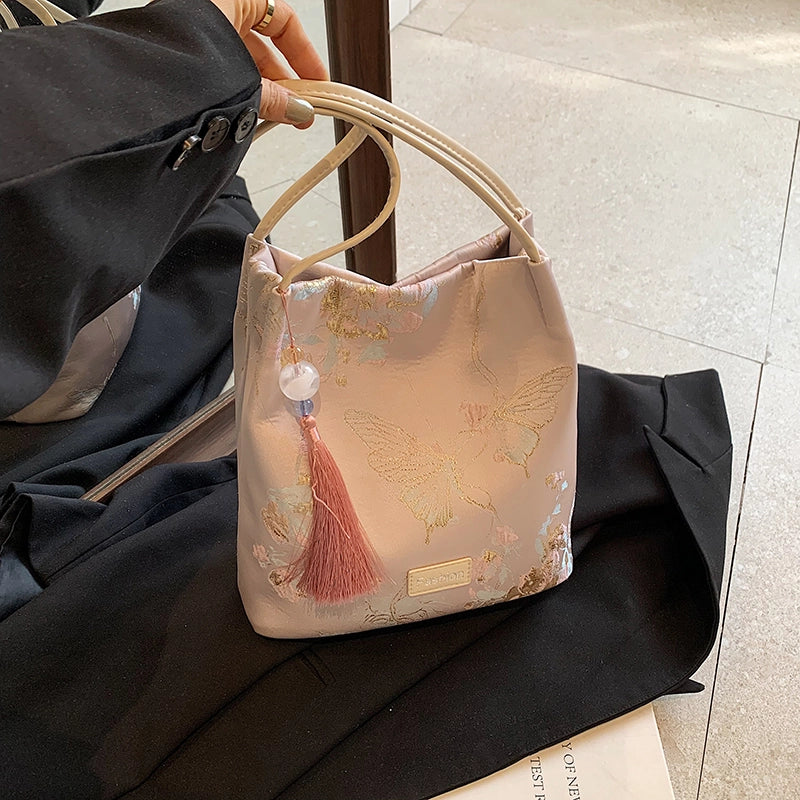 Women's Medium Satin Butterfly Elegant Vintage Style Embroidery Square Magnetic Buckle Shoulder Bag