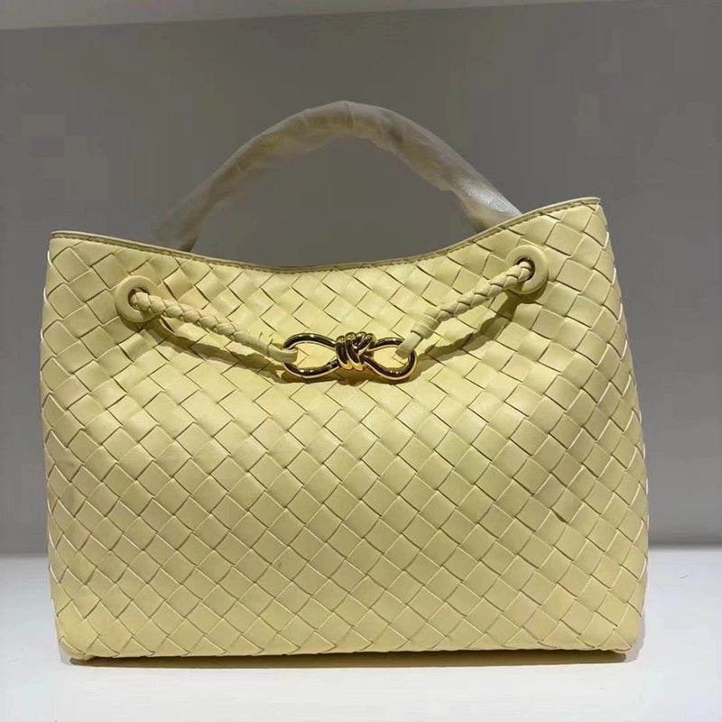 Women's Pu Leather Solid Color Classic Style Weave Bucket Magnetic Buckle Crossbody Bag