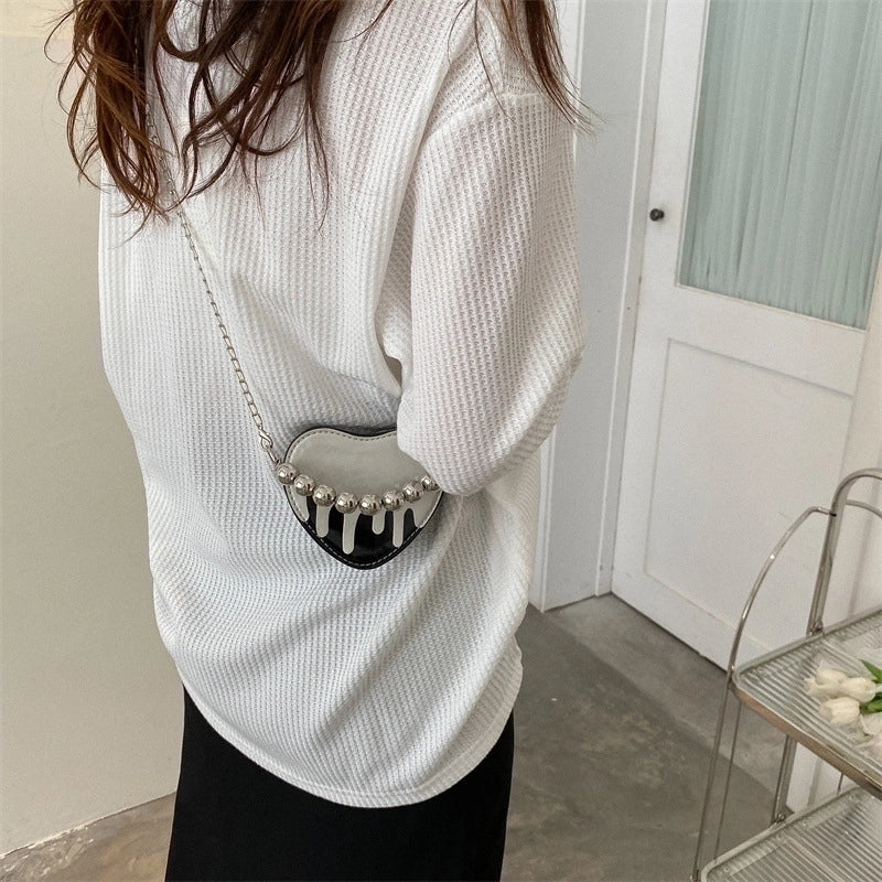 Women's Mini Pu Leather Solid Color Fashion Chain Heart-shaped Zipper Crossbody Bag
