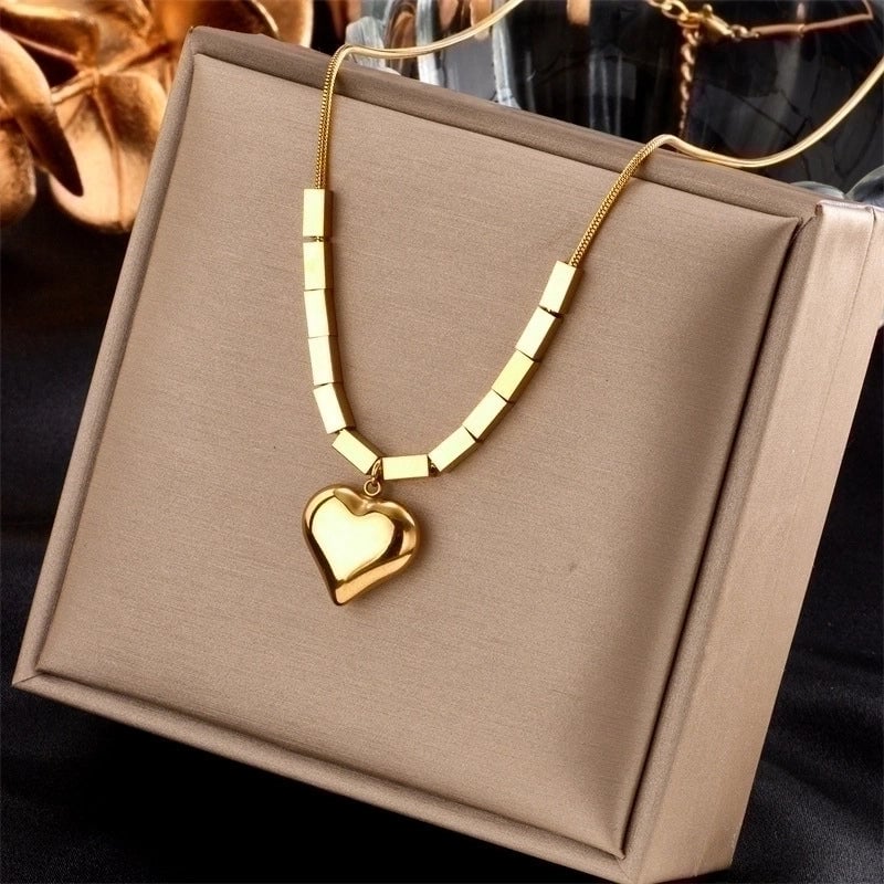 304 Stainless Steel 18K Gold Plated Fashion Inlaid Gold Heart Necklace