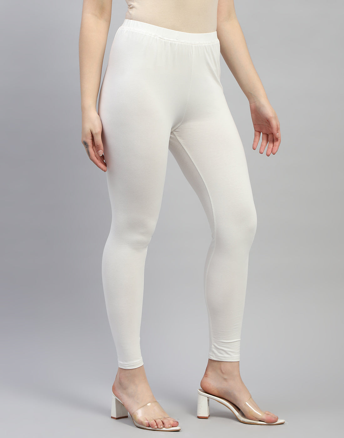 Women Off White Solid Regular Fit Legging