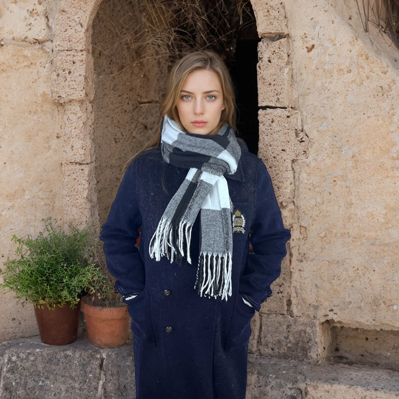 Women's Casual Minimalist Color Block Imitation Cashmere Tassel Scarf