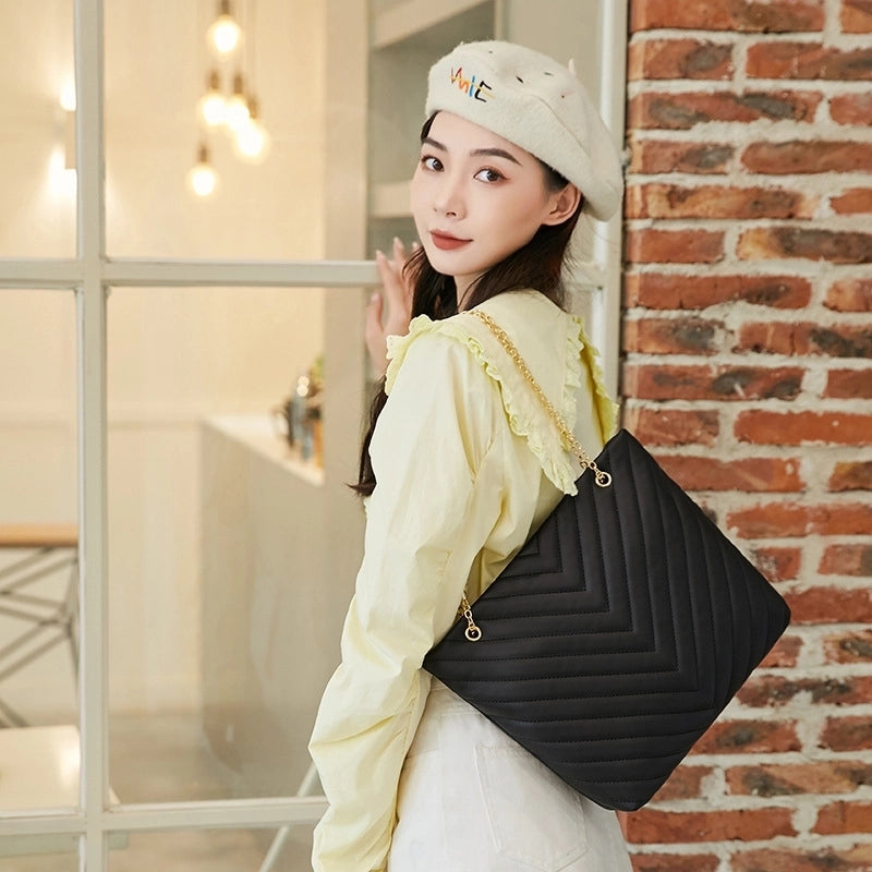 Women's Medium All Seasons Pu Leather Solid Color Elegant Classic Style Square Zipper Shoulder Bag Handbag