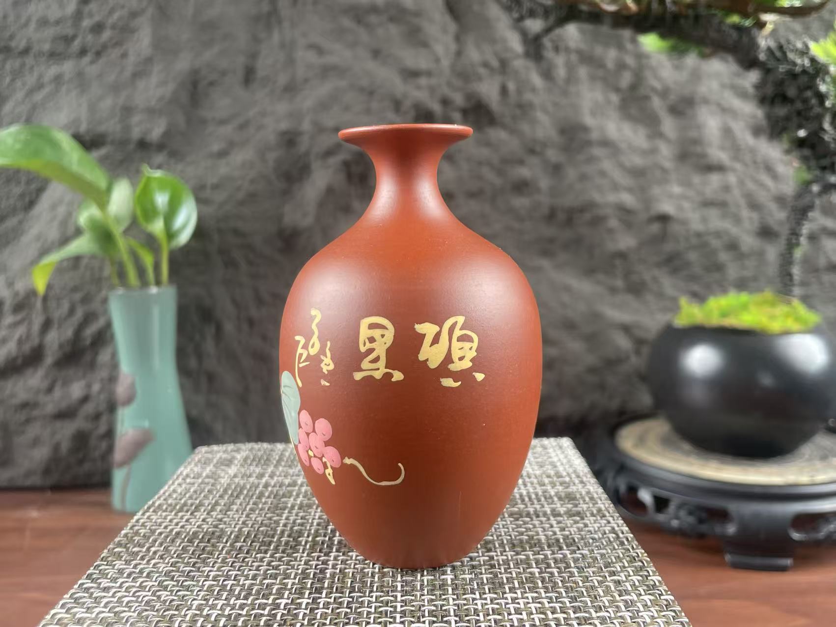 Yixing purple clay vase from China