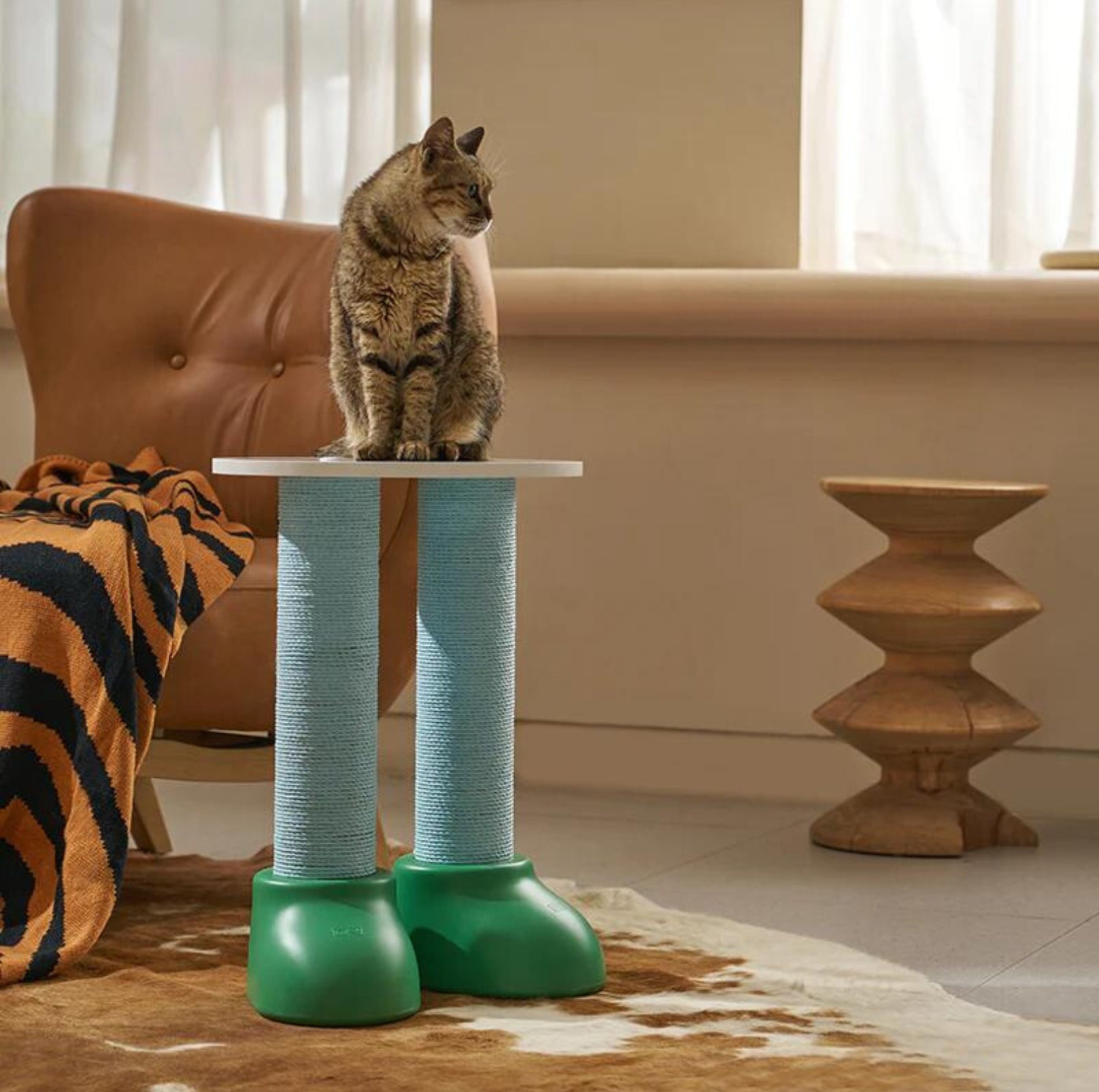 MAKESURE 3-in-1 Cat Scratcher. Bed. and Side Table - Stylish Feline Furniture