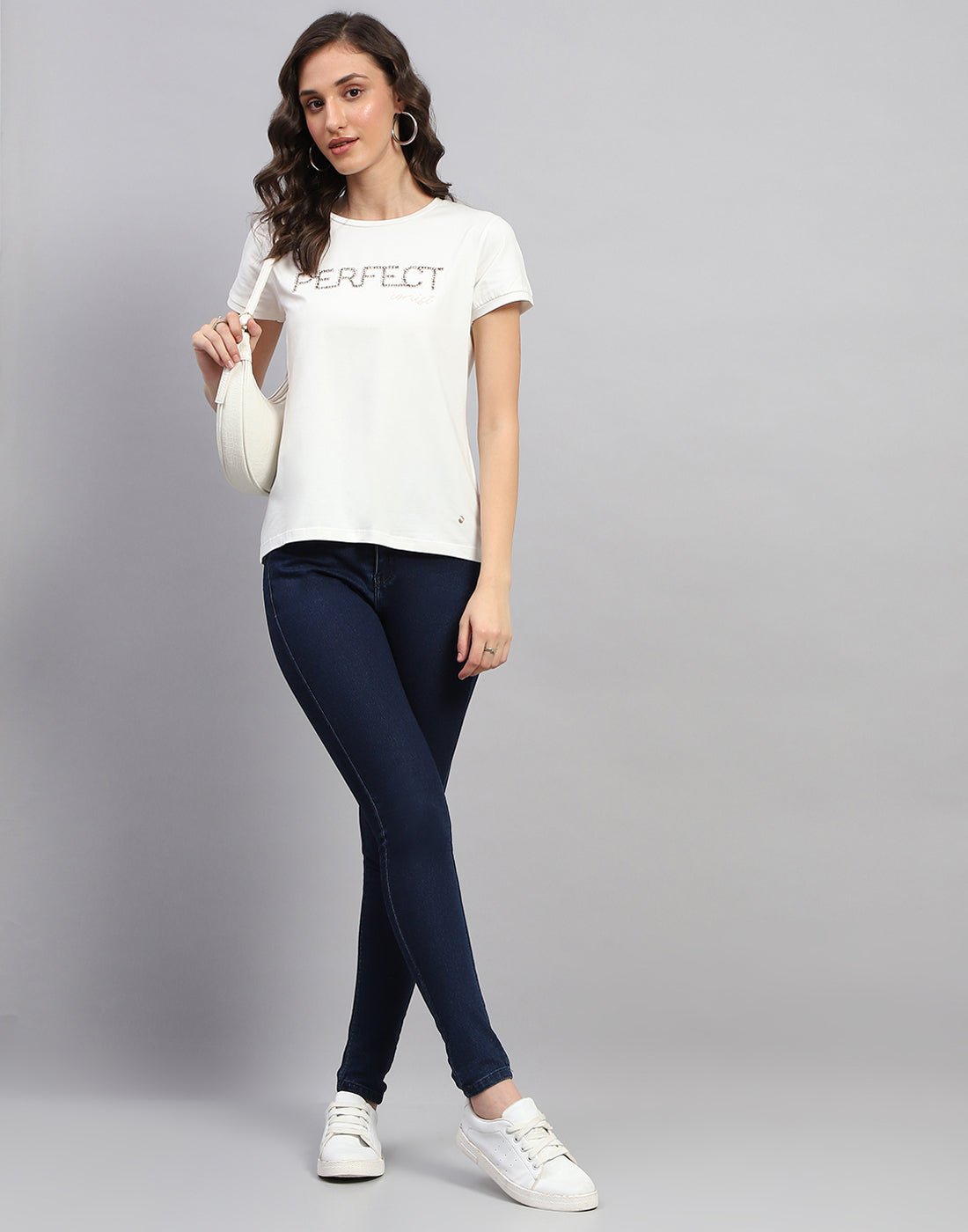 Women White Solid Round Neck Half Sleeve Top