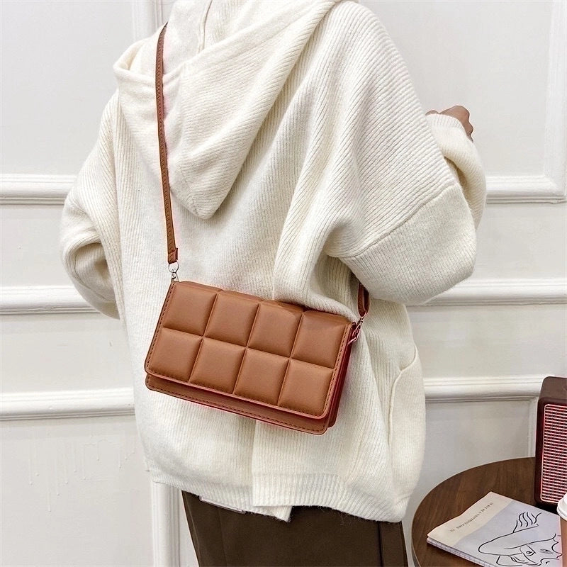 Women's Small Pu Leather Solid Color Streetwear Square Magnetic Buckle Crossbody Bag