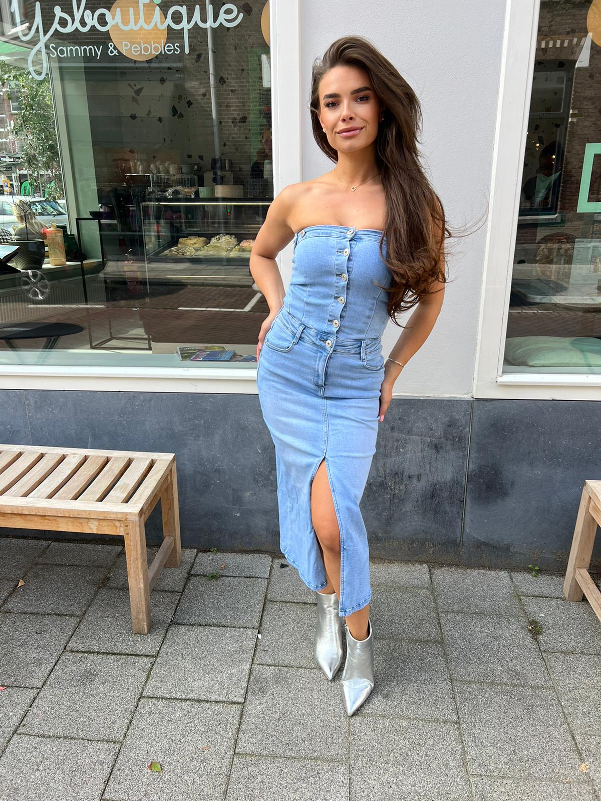 Metallic boots silver