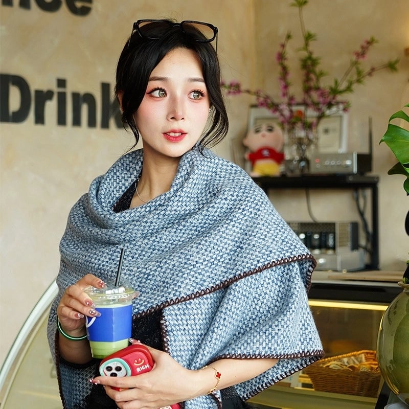 Spring And Autumn New High-end Triangle Girls' Elegant Simple Shawl Warm Scarf