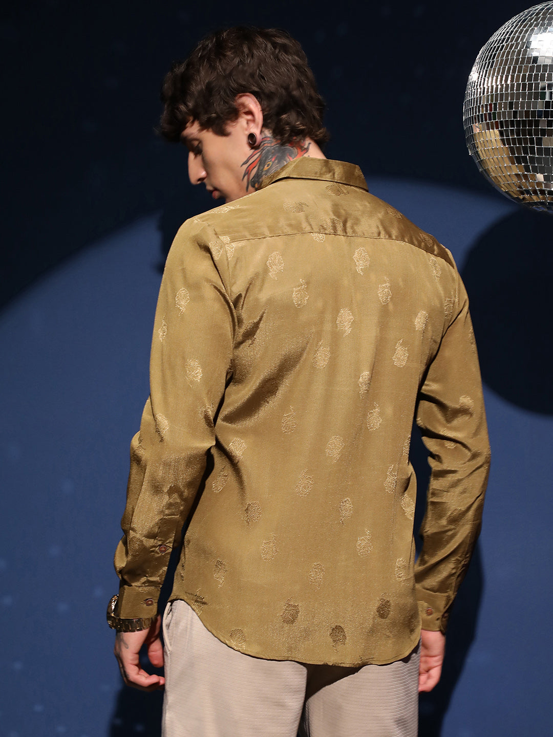 Lotus-Texture Shirt
