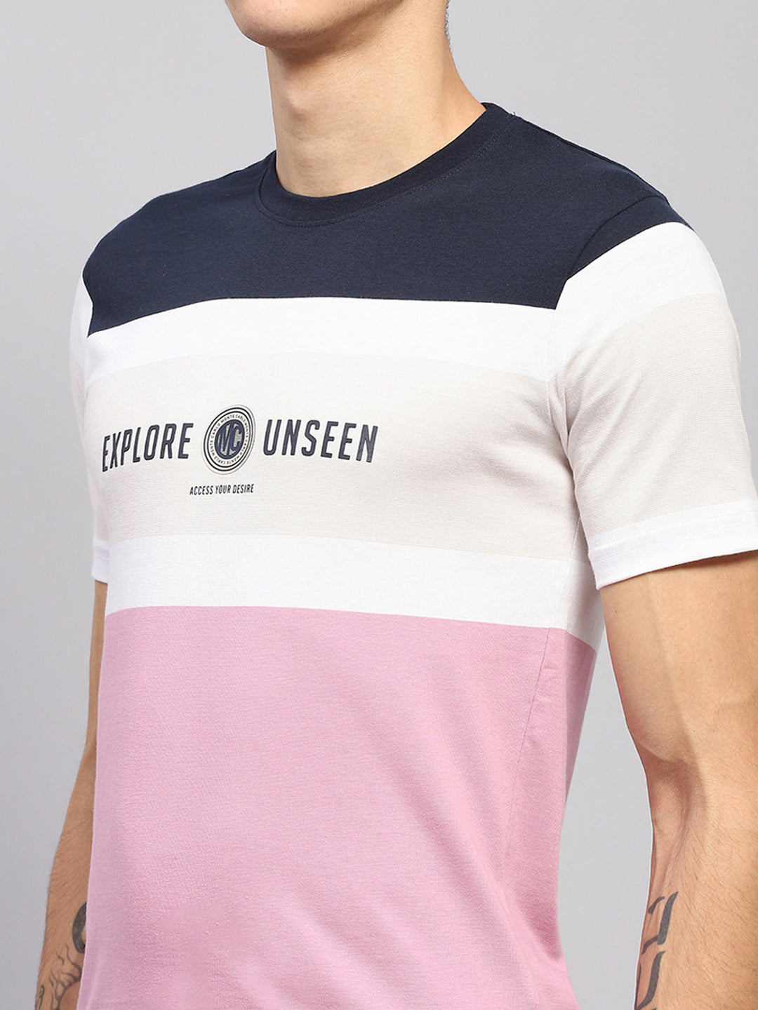 Men White & Pink Stripe Round Neck Half Sleeve T-Shirt