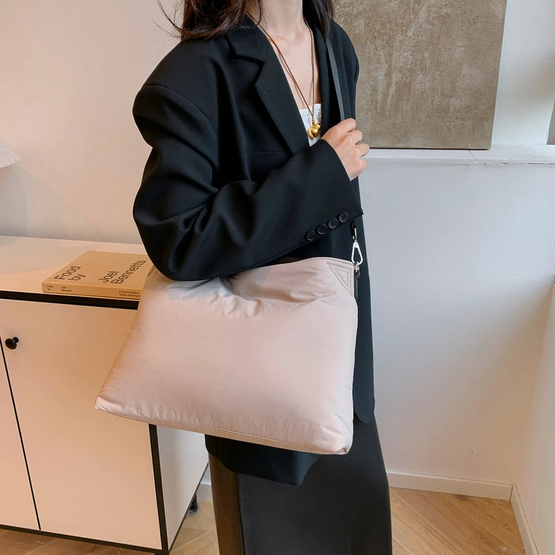 Women's Nylon Solid Color Vintage Style Vacation Sewing Thread Square Magnetic Buckle Tote Bag