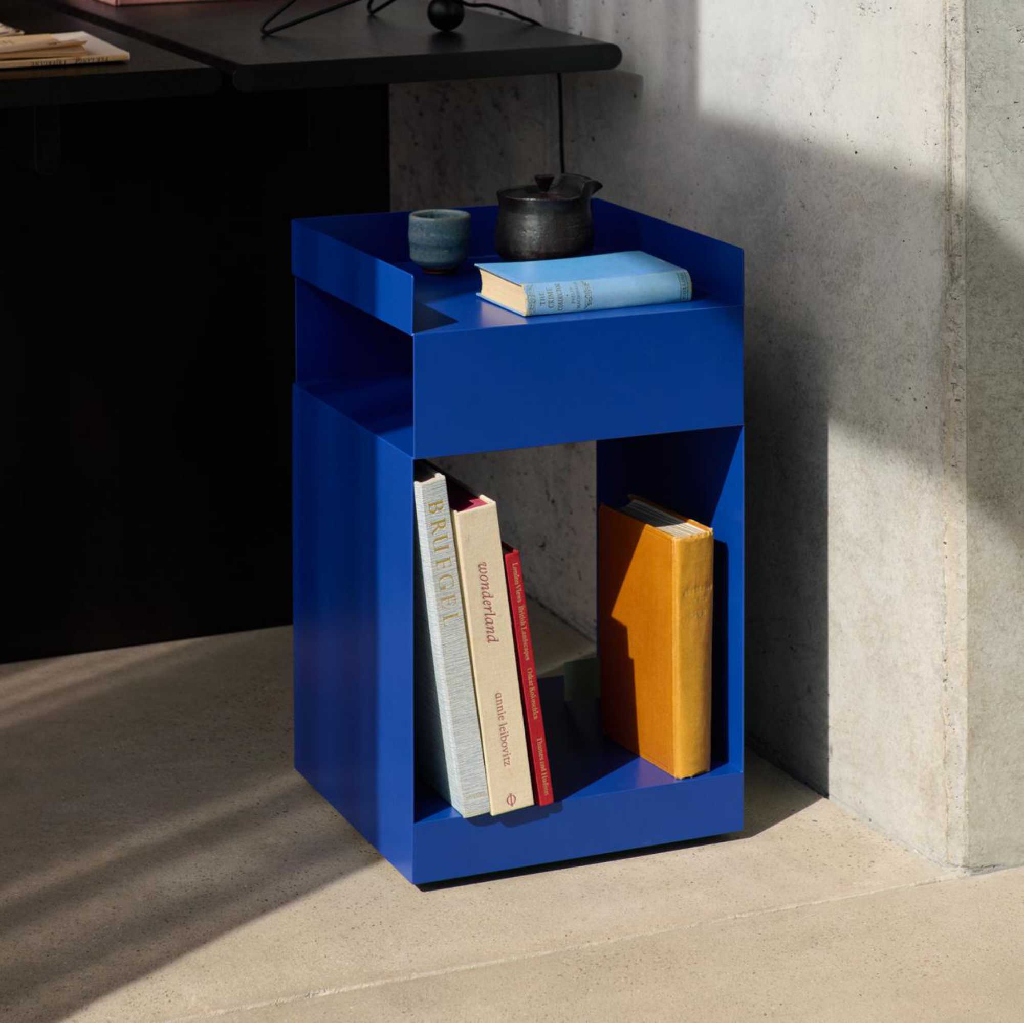 &Tradition Rotate SC73 Side Table. cobalt blue
