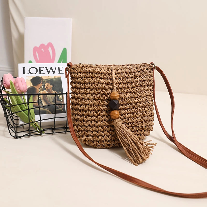 Women's Medium Straw Solid Color Vacation Beach Tassel Weave Zipper Straw Bag