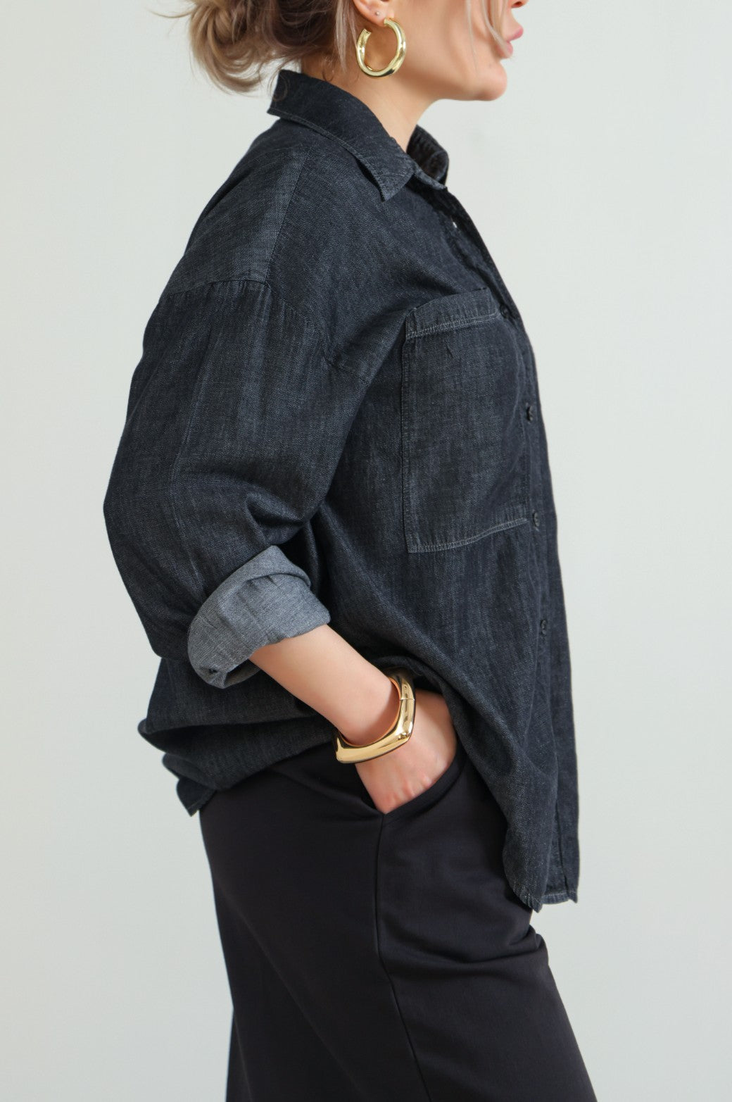 PATCH POCKET DENIM SHIRT