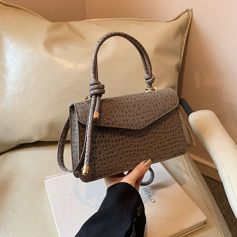 Women's Pu Leather Solid Color Elegant Streetwear Square Magnetic Buckle Crossbody Bag