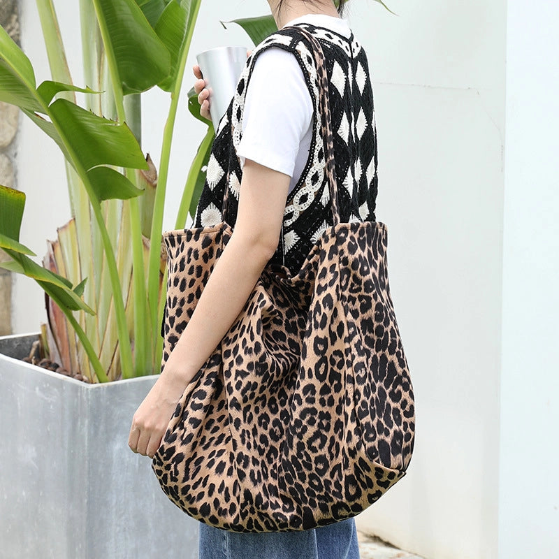 Women's Large Flannel Leopard Streetwear Open Tote Bag