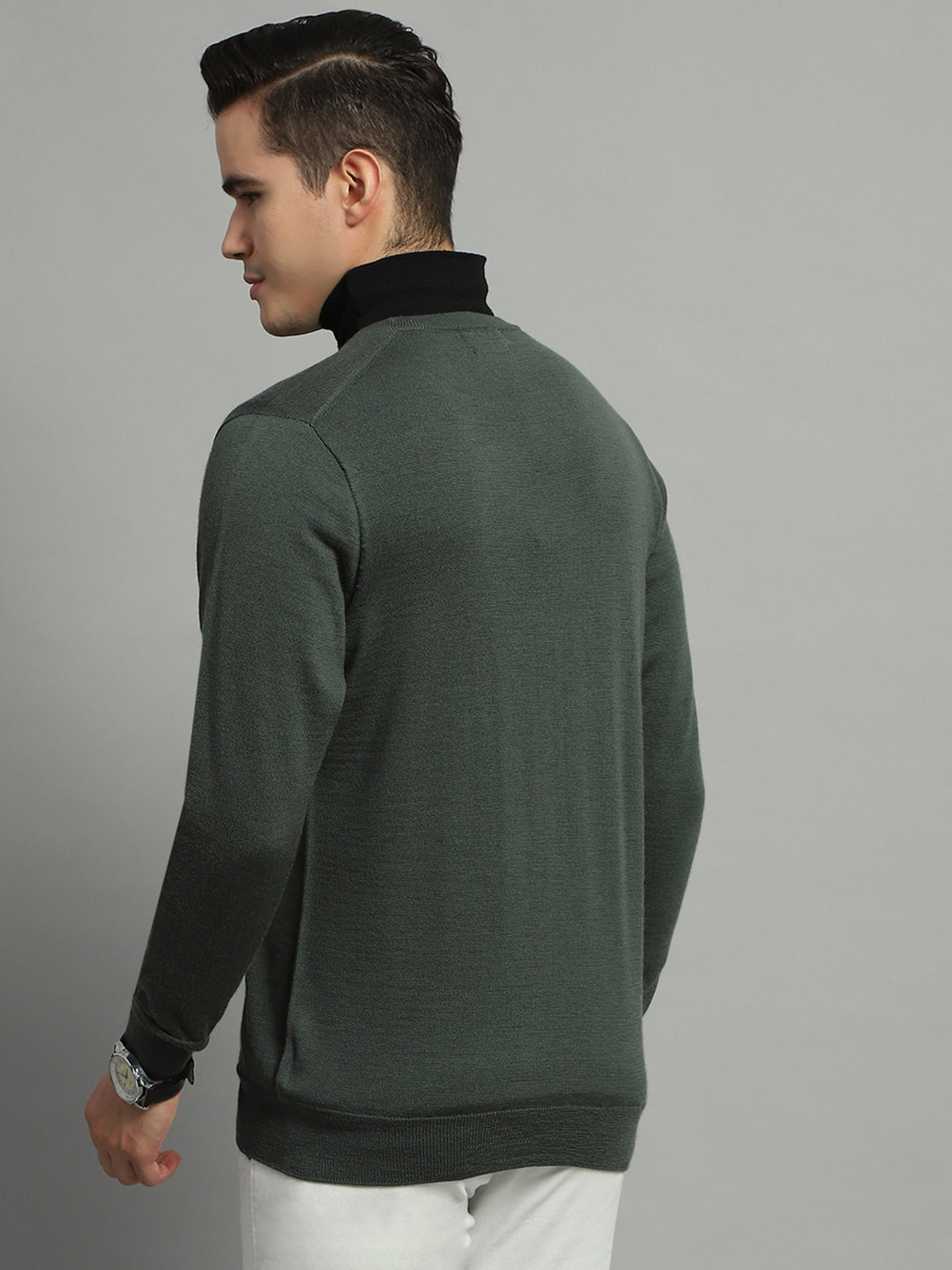 Men Olive Solid V Neck Full Sleeve Pullover