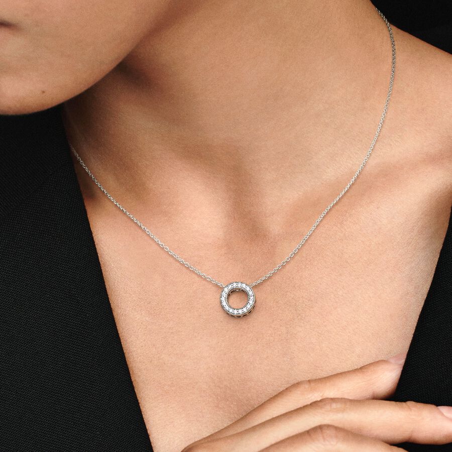 Pandora Logo Pavé Circle Collier Necklace