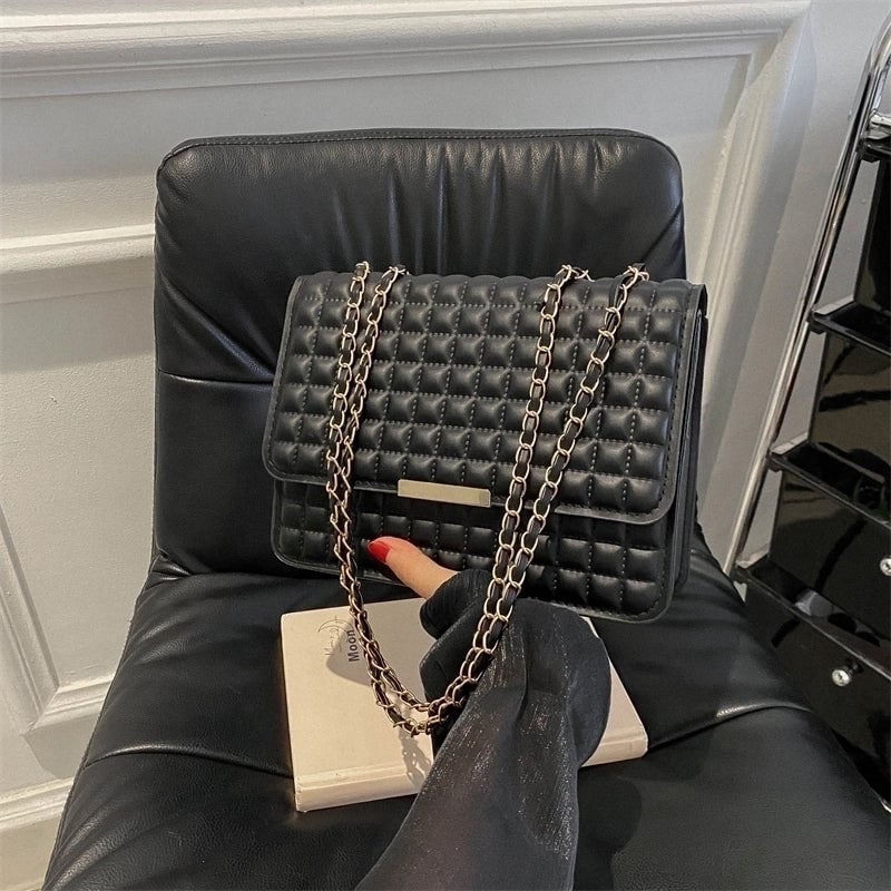 Women's Pu Leather Solid Color Streetwear Square Magnetic Buckle Shoulder Bag Crossbody Bag
