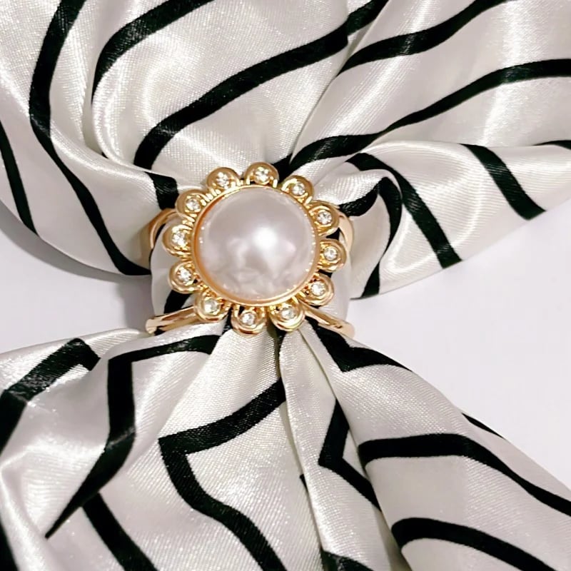 🔥Camellia Scarf Buckle