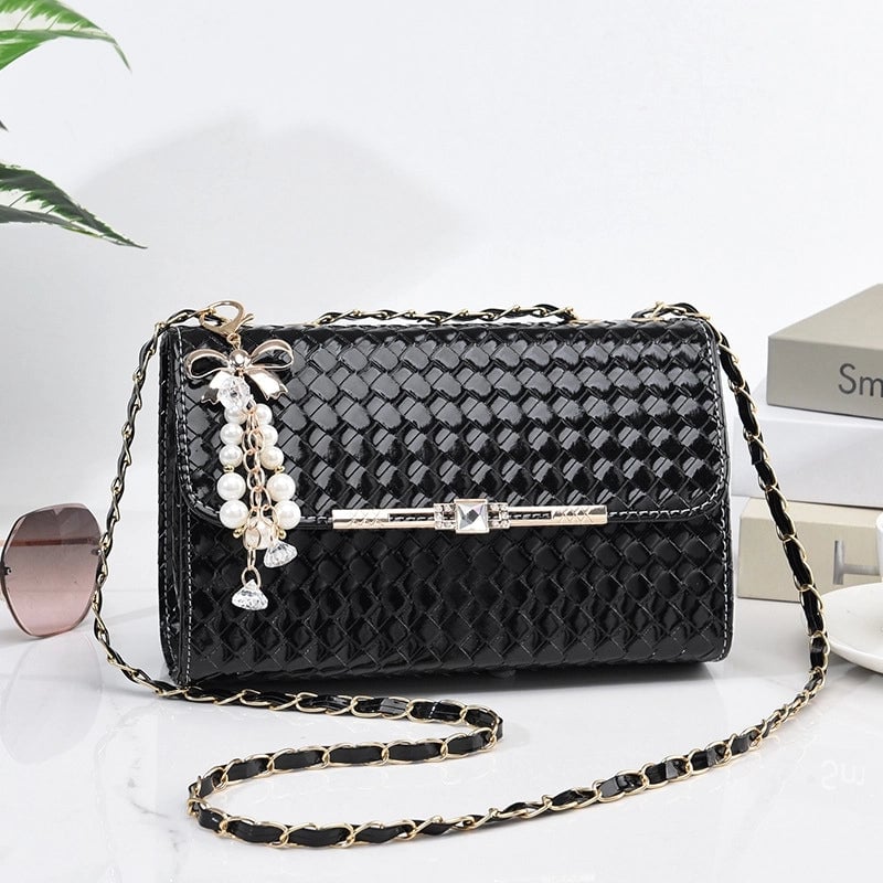 Women's Medium Pu Leather Lingge Streetwear Flip Cover Square Bag