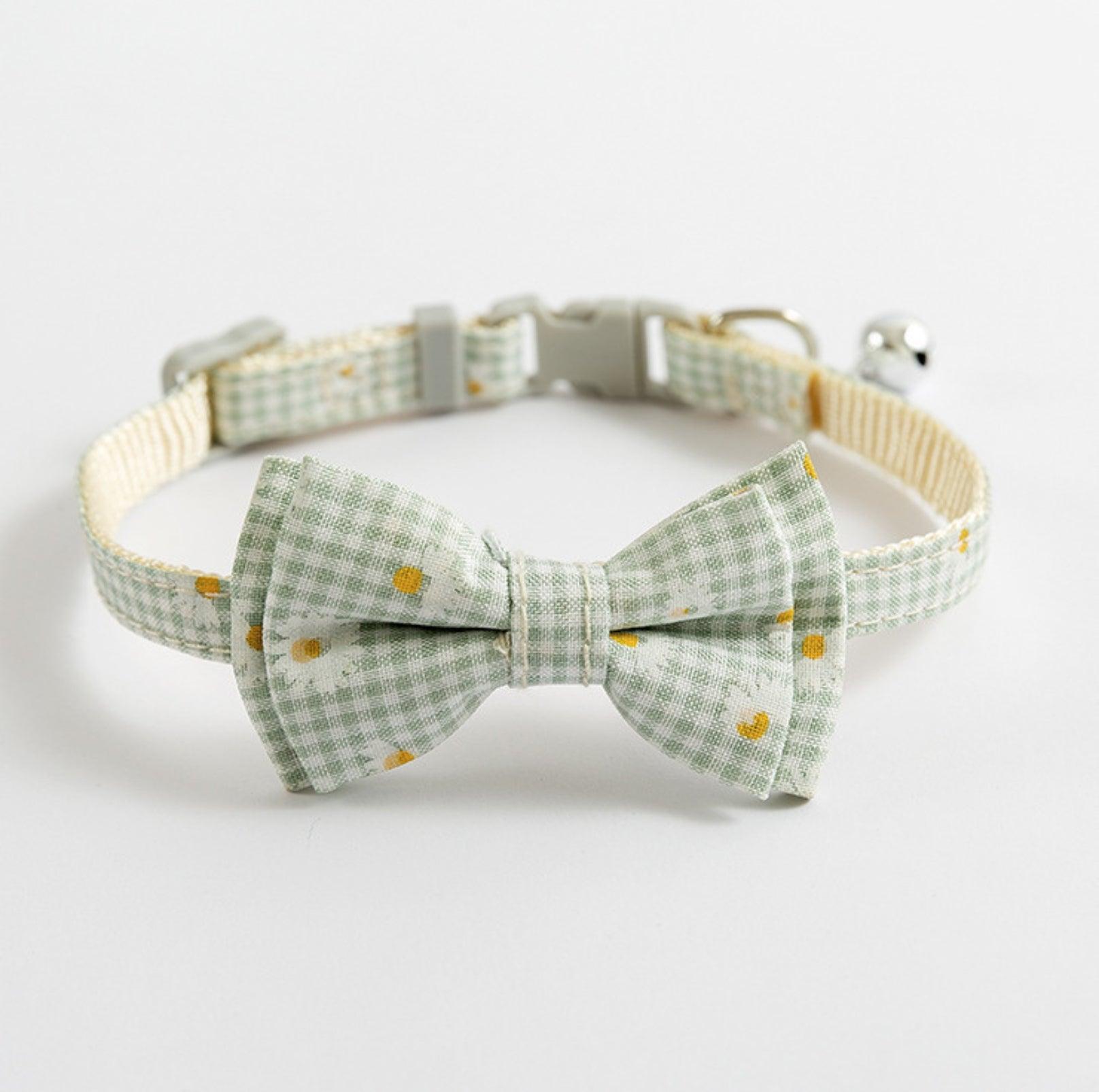 Pet Adjustable Bow Collar with Daisy Pattern