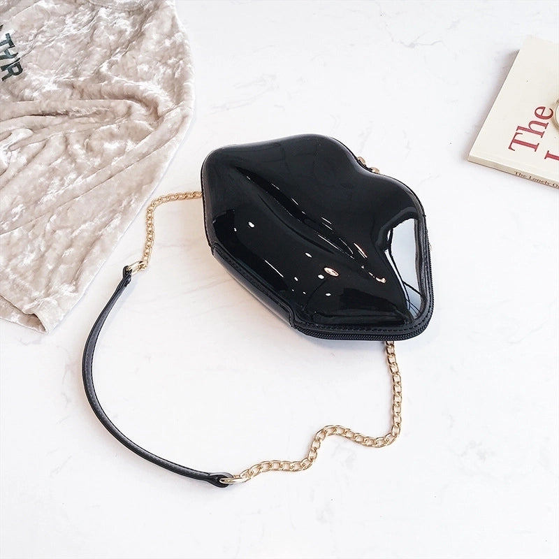 Lip-shaped Glossy Messenger Chain Bag