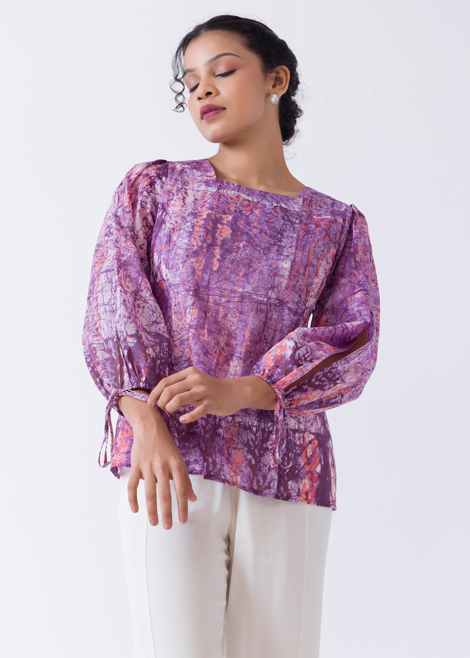 Batik Top Detailed With Cut-Out Sleeve