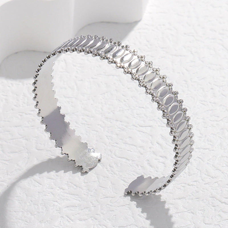 2 Pieces Expressive Stripe Stainless Steel Electroplating Bangles