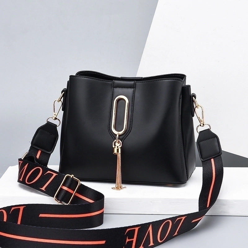 Women's Medium All Seasons Pu Leather Fashion Shoulder Bag