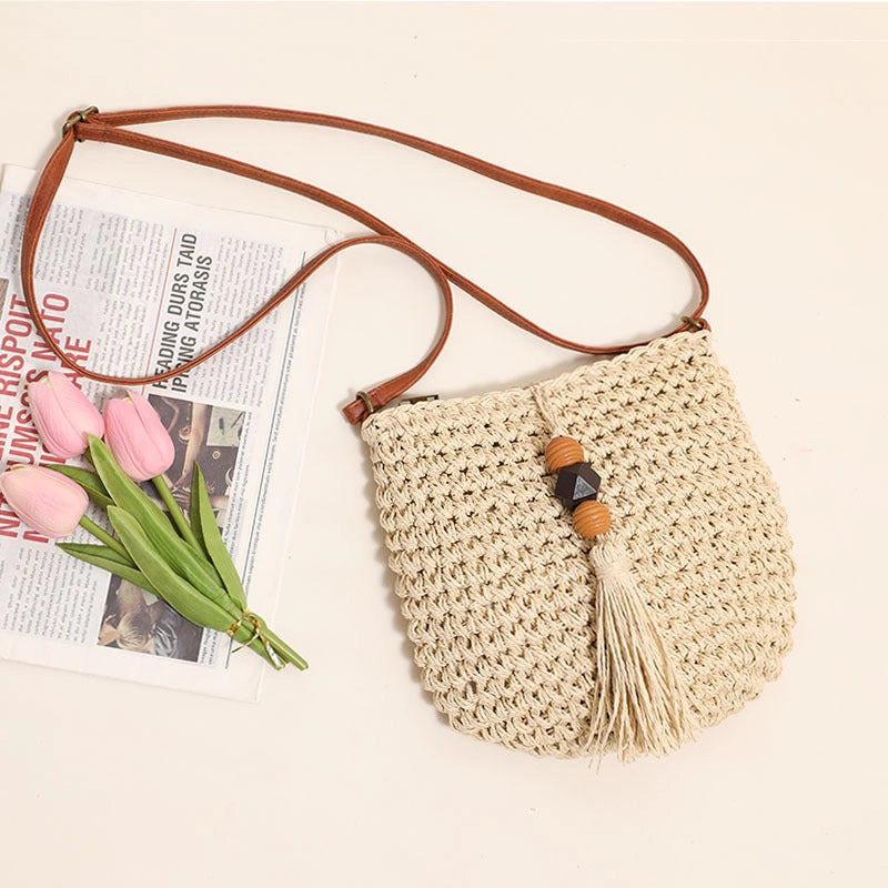 Women's Medium Straw Solid Color Vacation Beach Tassel Weave Zipper Straw Bag