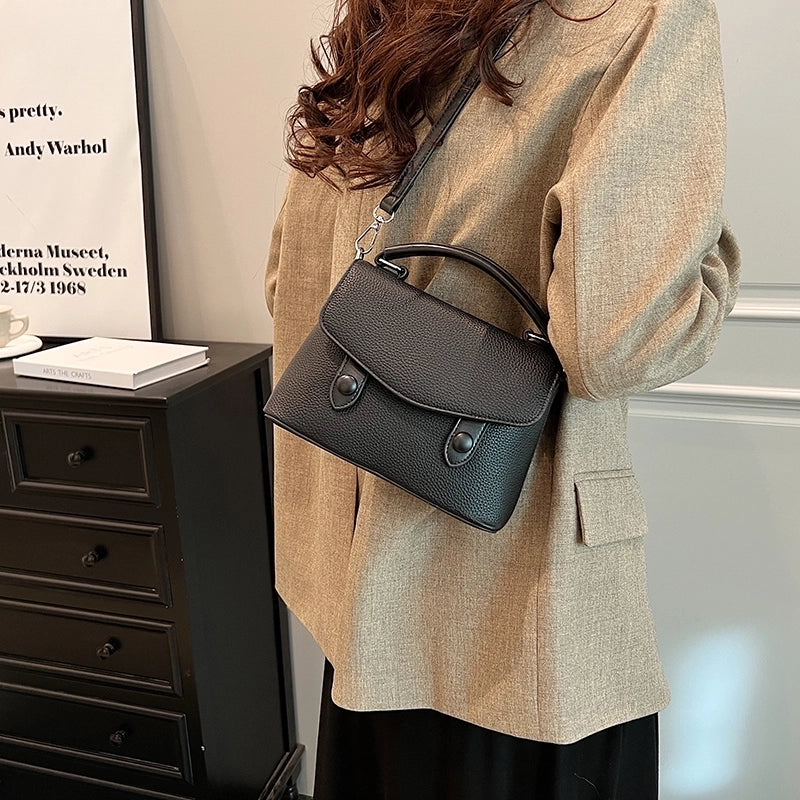 Women's Pu Leather Solid Color Classic Style Sewing Thread Zipper Flip Cover Handbag