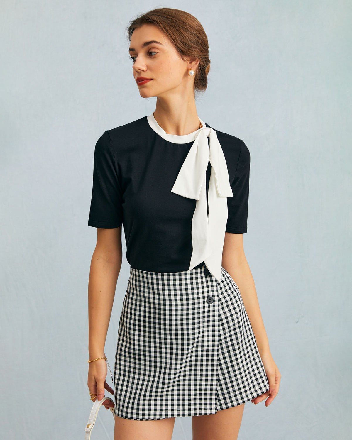 The Black Round Neck Colorblock Bowknot Top