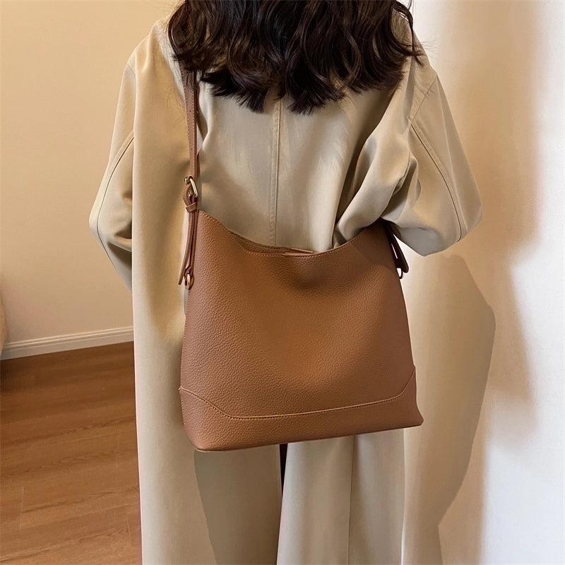 Women's Pu Leather Solid Color Basic Classic Style Streetwear Sewing Thread Square Magnetic Buckle Tote Bag