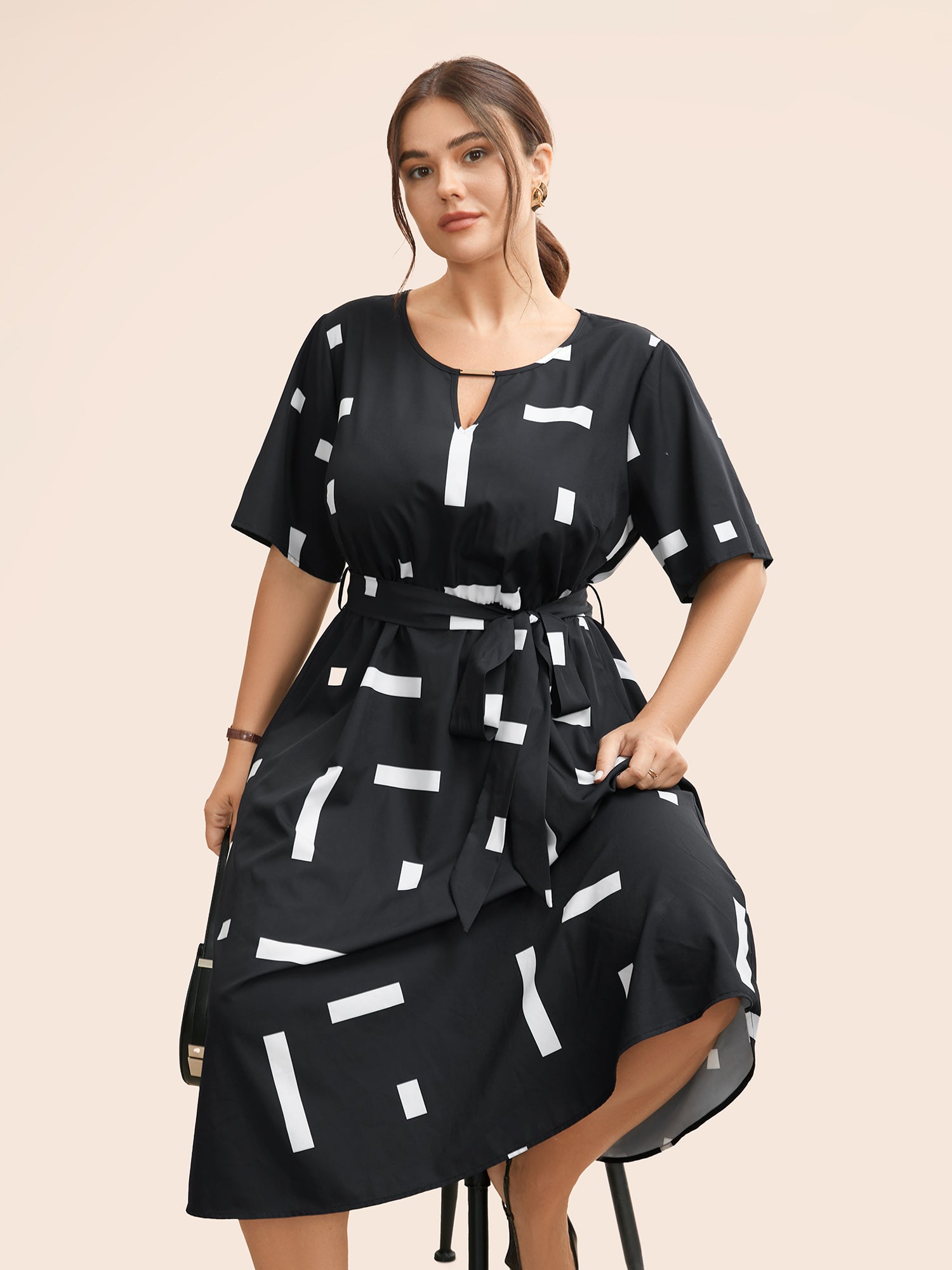 Geometric Print Keyhole Pocket Midi Dress