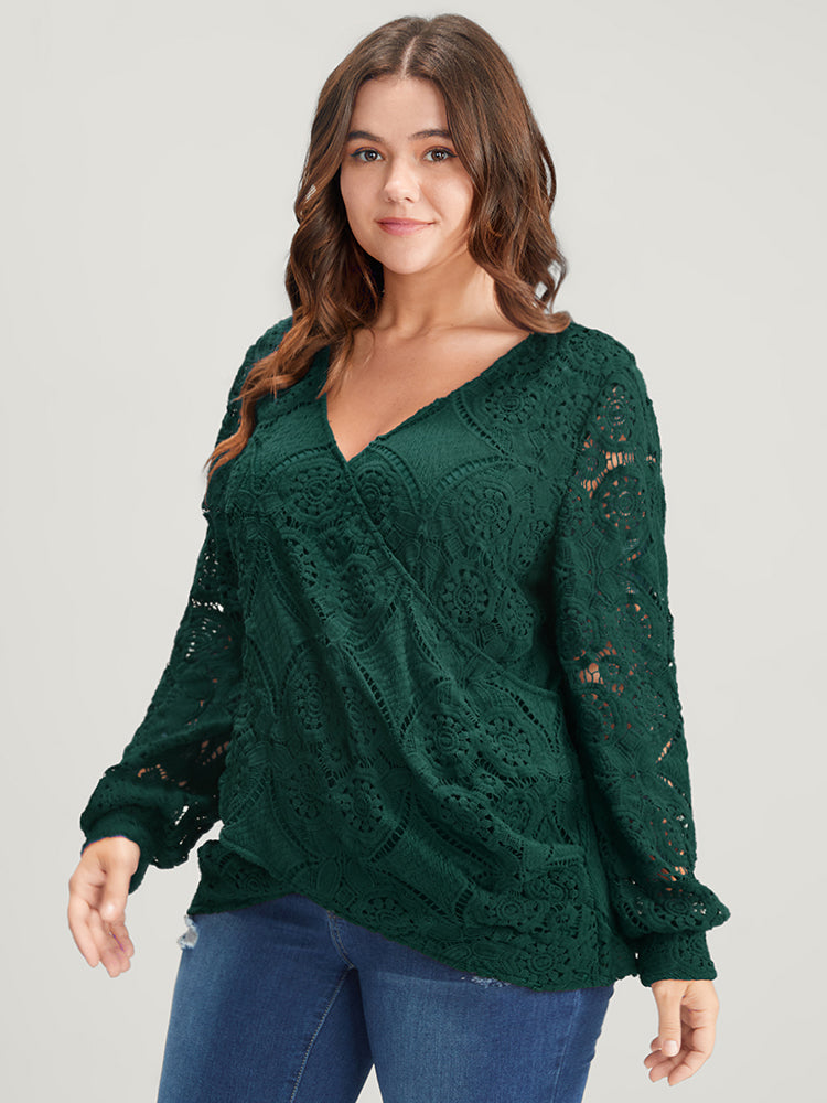 Solid Crossover Hem Lace Blouse