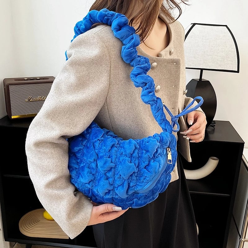 Women's Autumn&winter Polyester Solid Color Maximalism Classic Style Streetwear Knot Sewing Thread Dumpling Shape Zipper Underarm Bag
