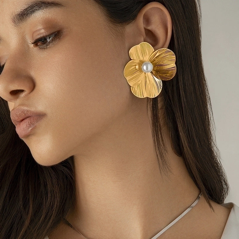 1 Pair Elegant Lady Streetwear Flower Ginkgo Leaf Plating Inlay Alloy Imitation Pearl Drop Earrings Ear Studs