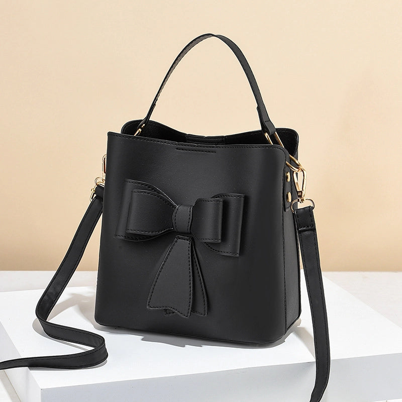 Women's Medium Pu Leather Solid Color Basic Classic Style Square Zipper Crossbody Bag