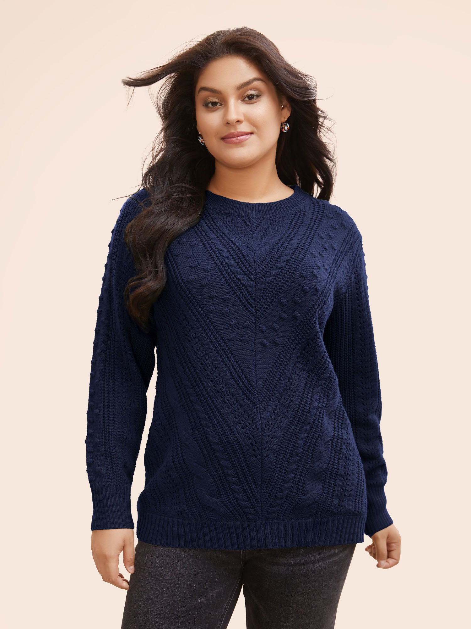 Solid Round Neck Cable Knit Pullover