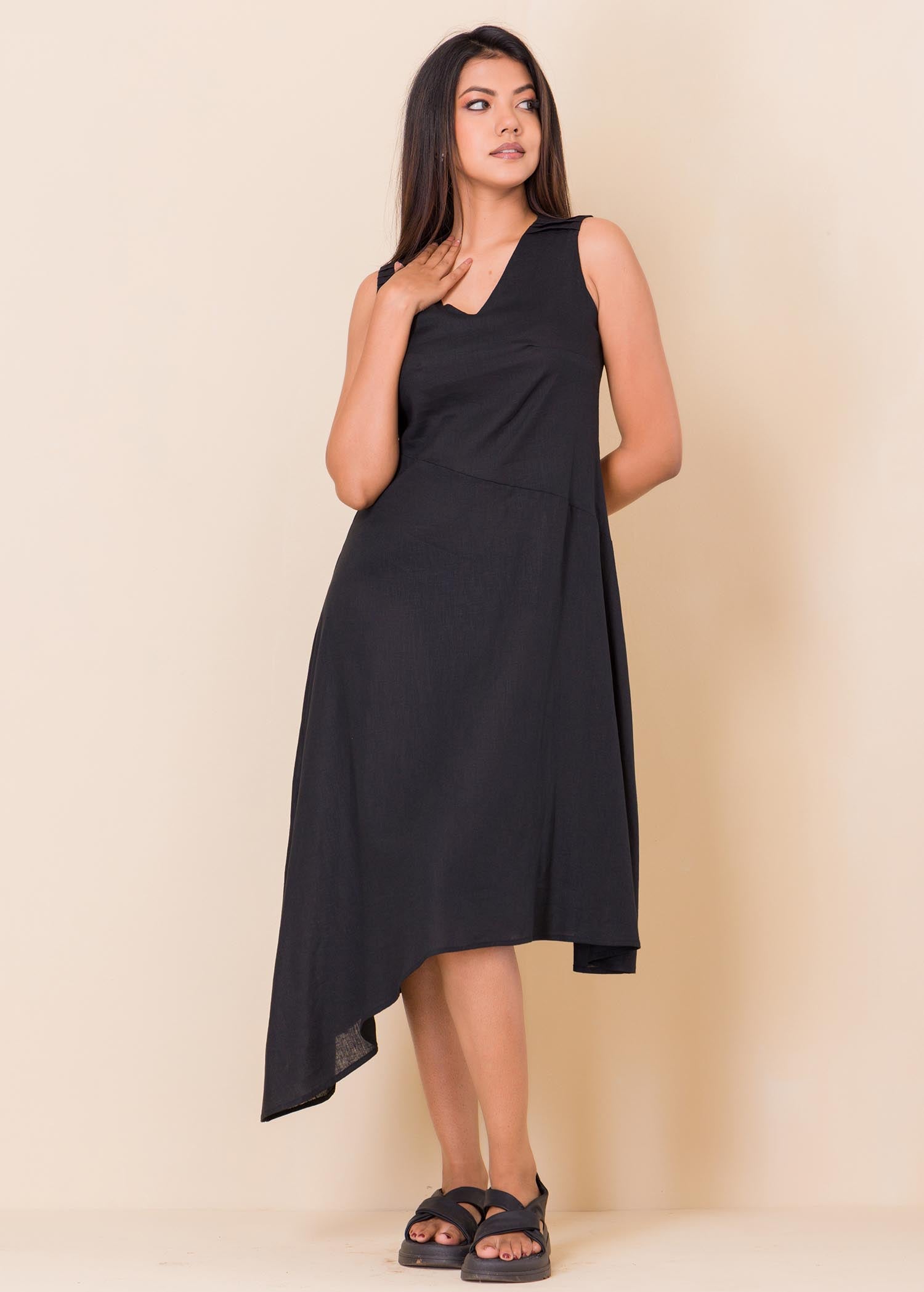 Sleeveless v neck linen dress