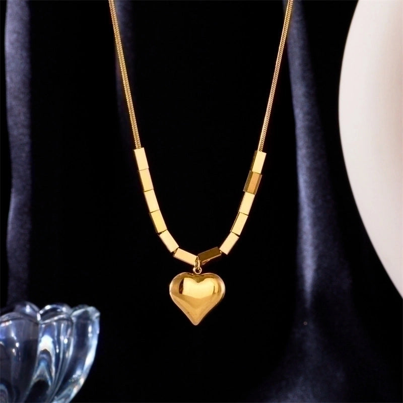 304 Stainless Steel 18K Gold Plated Fashion Inlaid Gold Heart Necklace
